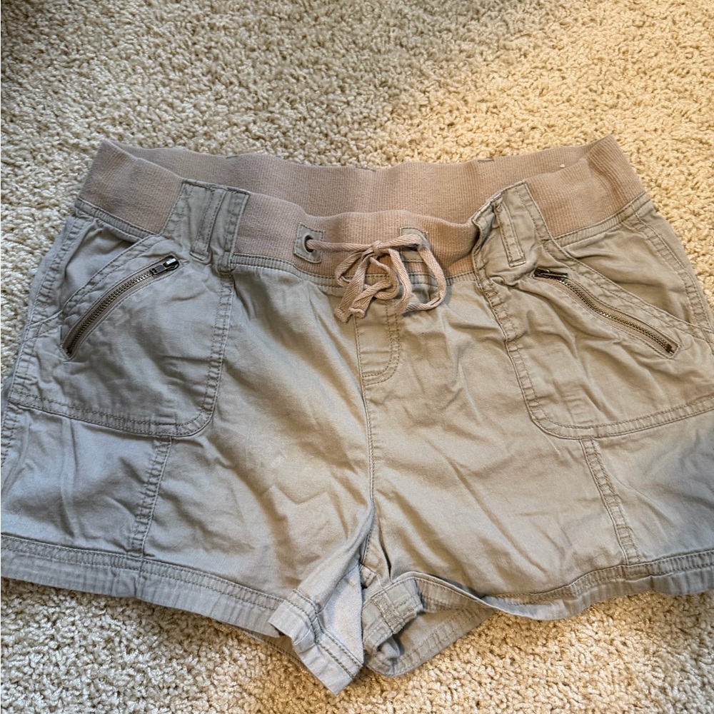 Maurices Light Tan Women's Cargo Shorts